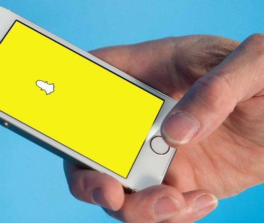 Snapchat latest update brings Video, Audio, GIFs, Stickers in Chat 2.0