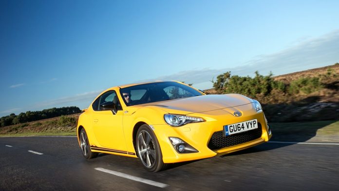 01-toyota-gt86-giallo