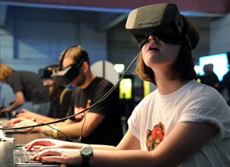 Sigh: Oculus Rift Shipments delayed due to unexpected parts shortage, company covers shipping expenses in return