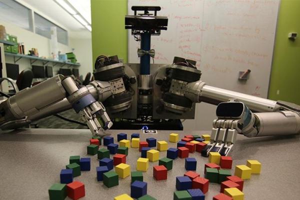 New-software-helps-robot-butler-combat-clutter