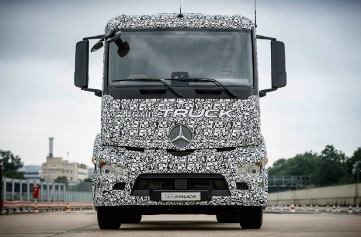 Mercedes-Benz reveals the electric heavy duty Urban eTruck
