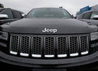 Video: Two hackers hijack a Jeep Cherokee with a laptop Video Two hackers hijack a Jeep Cherokee with a laptop