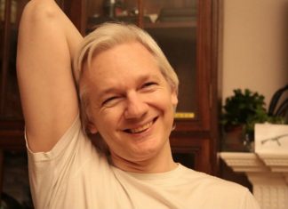 Wikileak’s Julian Assange jokes about hacking Donald Trump Wikileak's Julian Assange jokes about hacking Donald Trump