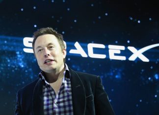 Watch Elon Musk explain how SpaceX will take you to Mars Elon Musk's SpaceX plans to start colonizing Mars in 2024