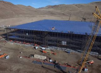 Watch Tesla’s Gigafactory from the perspective of a drone Tesla-Gigafactory,drone,4k