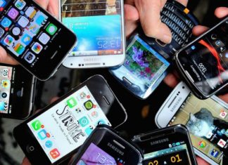 people-holding-smartphones