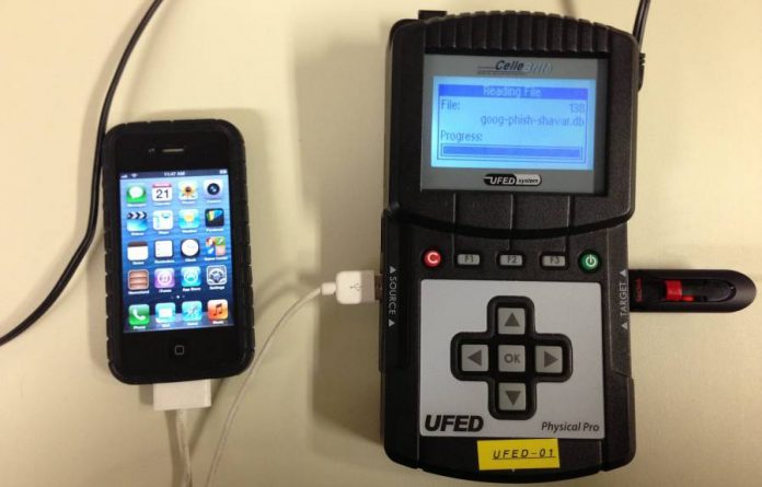 Cellebrite UFED device connected to an iPhone 4. Cellebrite UFED device connected to an iPhone 4.