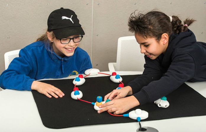 Microsoft-project-Torino-impaired-children-coding Microsoft-project-Torino-impaired-children-coding