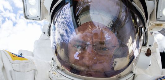 Study: prolonged space flights affect sight and the brain