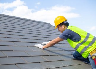 When Is It Time To Get A New Roof? Roof Construction Worker