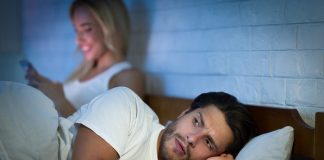 How to read cheating spouse text messages