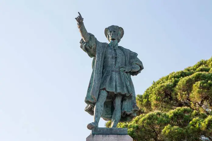 Cuomo and de Blasio Stand for Christopher Columbus as Wave of Statue Removal Hits the Nation Cuomo and de Blasio Stand for Christopher Columbus as Wave of Statue Removal Hits the Nation