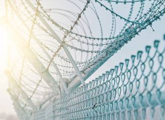 Coronavirus: United States Close Borders against Canadian and Mexican Visitors Coronavirus: United States Close Borders against Canadian and Mexican Visitors