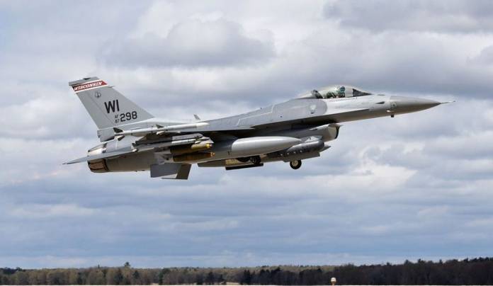 F-16 Fighter Jet Crashes In Michigan, Air Force Announces Death of Unnamed Pilot F-16 Fighter Jet Crashes In Michigan, Air Force Announces Death of Unnamed Pilot