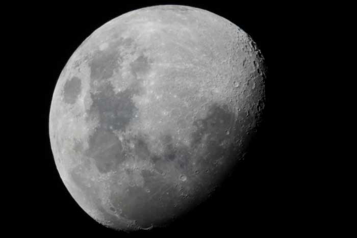 Japanese Billionaire Yusaku Maezawa Hunts for Volunteers to Travel Round the Moon