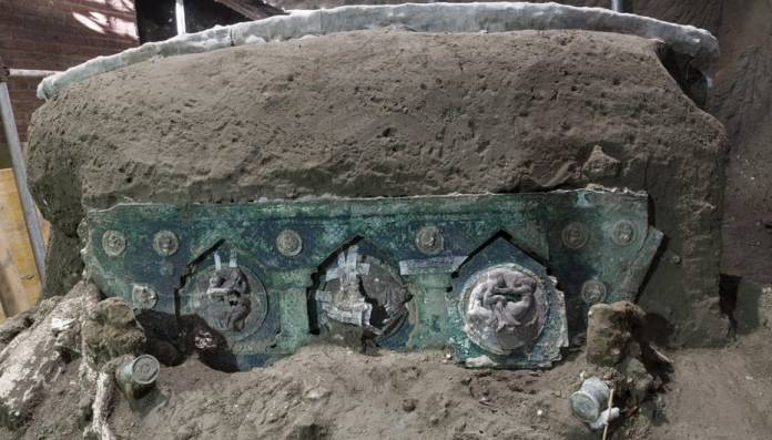 Researchers Discover 2,000-Year-Old Ceremonial Chariot Buried Under Volcanic Ash in Pompeii Researchers Discover 2,000-Year-Old Ceremonial Chariot Buried Under Volcanic Ash in Pompeii