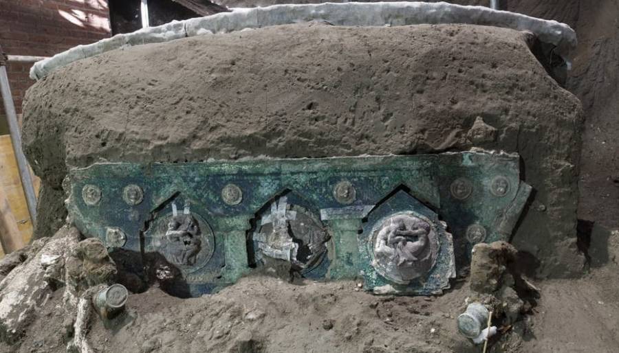 Researchers Discover 2,000-Year-Old Ceremonial Chariot Buried Under Volcanic Ash in Pompeii