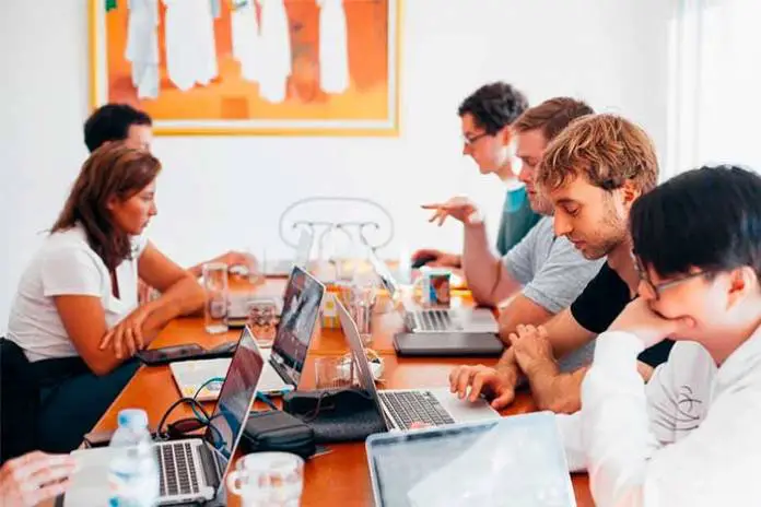 3 Ways Cybersecurity Professionals Fight Back Against Hackers 3 Ways Cybersecurity Professionals Fight Back Against Hackers