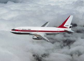 Authorities Rescue Pilots of Boeing 737 Plane Which Crash-landed in Hawaii Waters Authorities Rescue Pilots of Boeing 737 Plane Which Crash-landed in Hawaii Waters