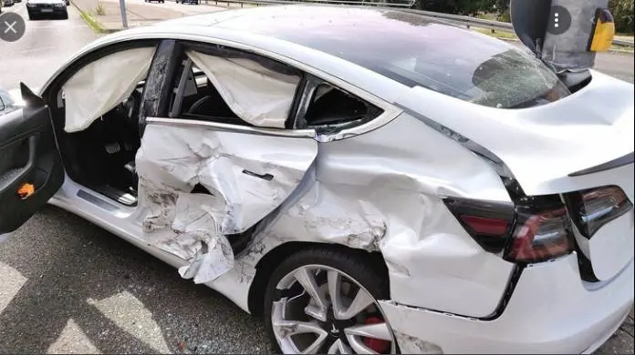 Crashed Tesla Model S Owner in Houston Had Twice the Alcohol Limit in His Body Crashed Tesla Model S Owner in Houston Had Twice the Alcohol Limit in His Body