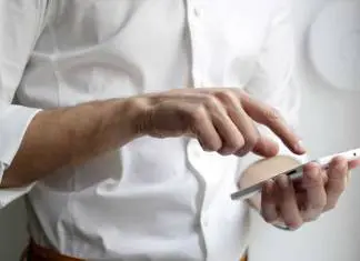 What are the Pros and Cons of Mass Texting?