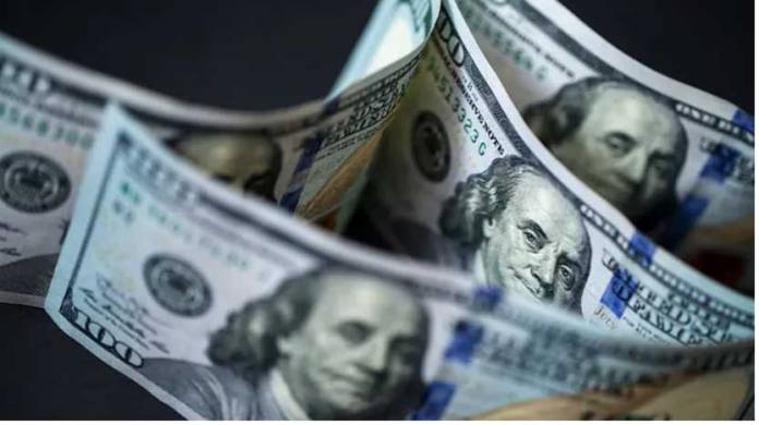 Oregon Man Impoverishes His Family after Throwing Out $200,000 from His Vehicle Oregon Man Impoverishes His Family after Throwing Out $200,000 from His Vehicle
