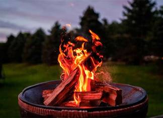 5 Reasons You Need a Fire Pit in Your Backyard